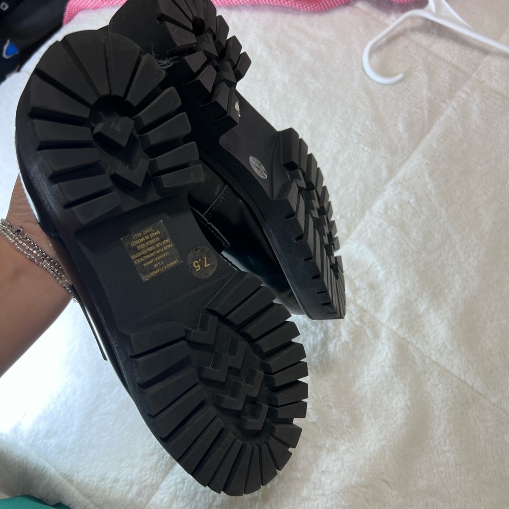 Steve Madden Black Loafers with Gold Detail size 7.5 - Picture 10 of 11